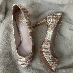 NEW-Vince Camuto Reptile Embossed, Gold, Bone And Brown Peep Toe Pumps, Size 7M